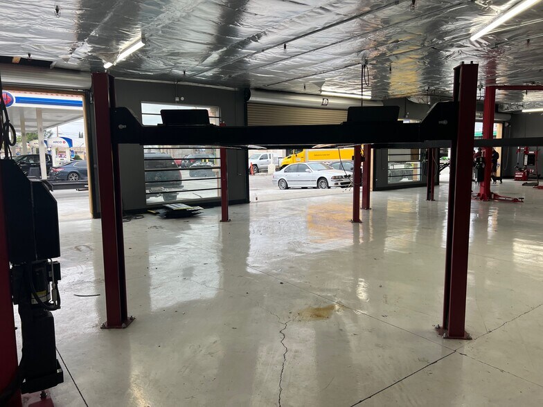 94019405 Rush St, South El Monte, CA 91733 South El Monte ARCO