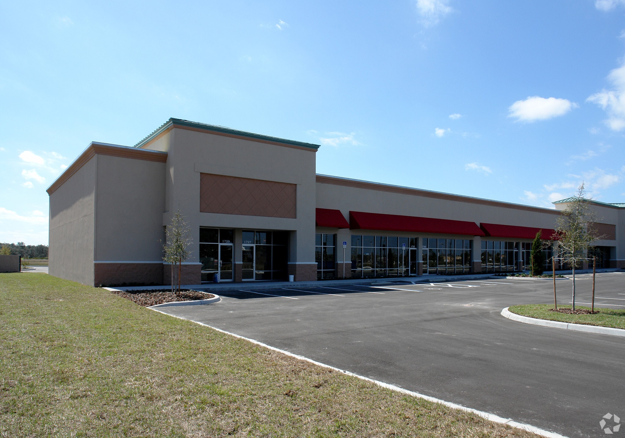 1701-1729 Business Center Ln, Kissimmee, FL for lease Primary Photo- Image 1 of 12