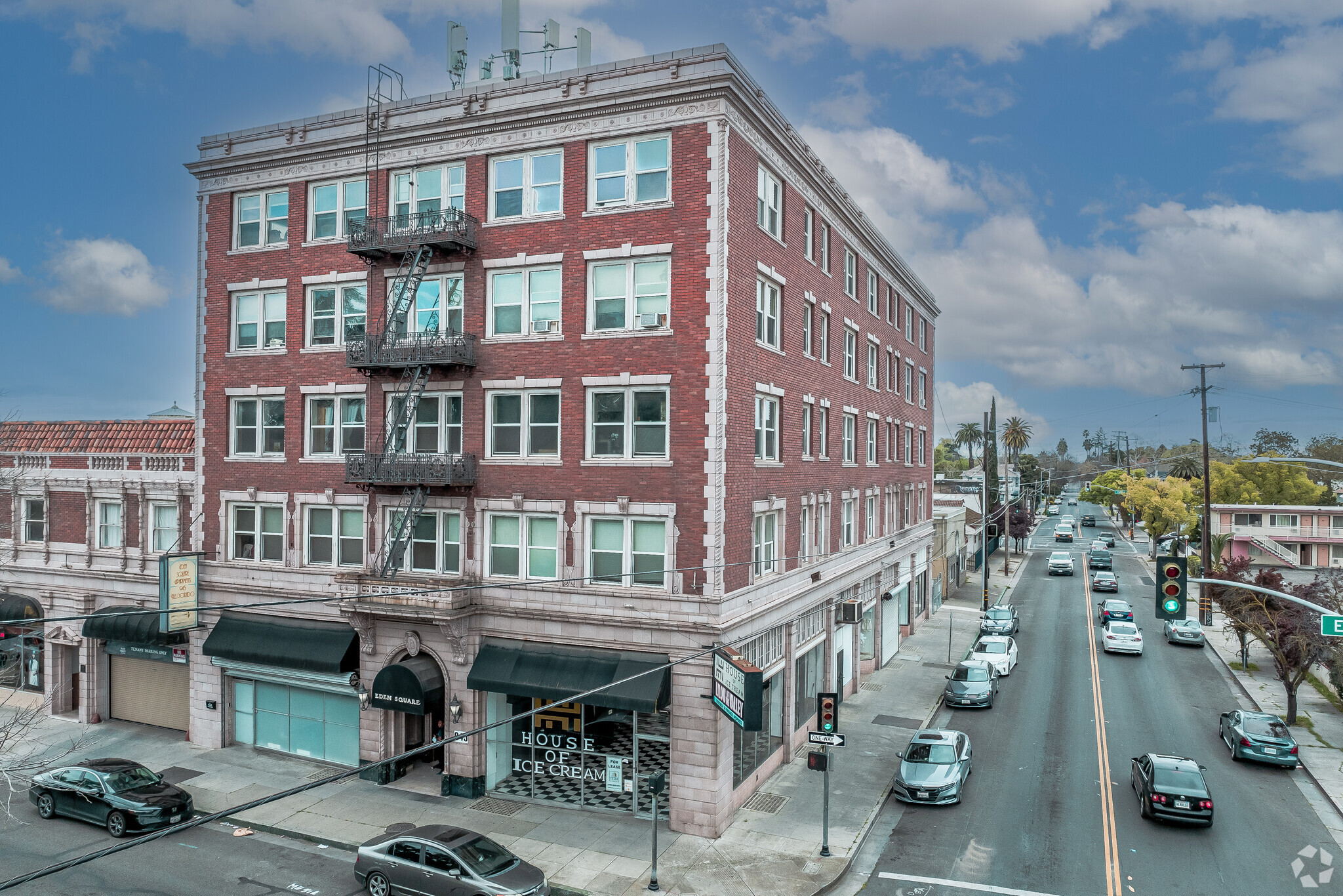 945 N El Dorado St, Stockton, CA for lease Primary Photo- Image 1 of 9