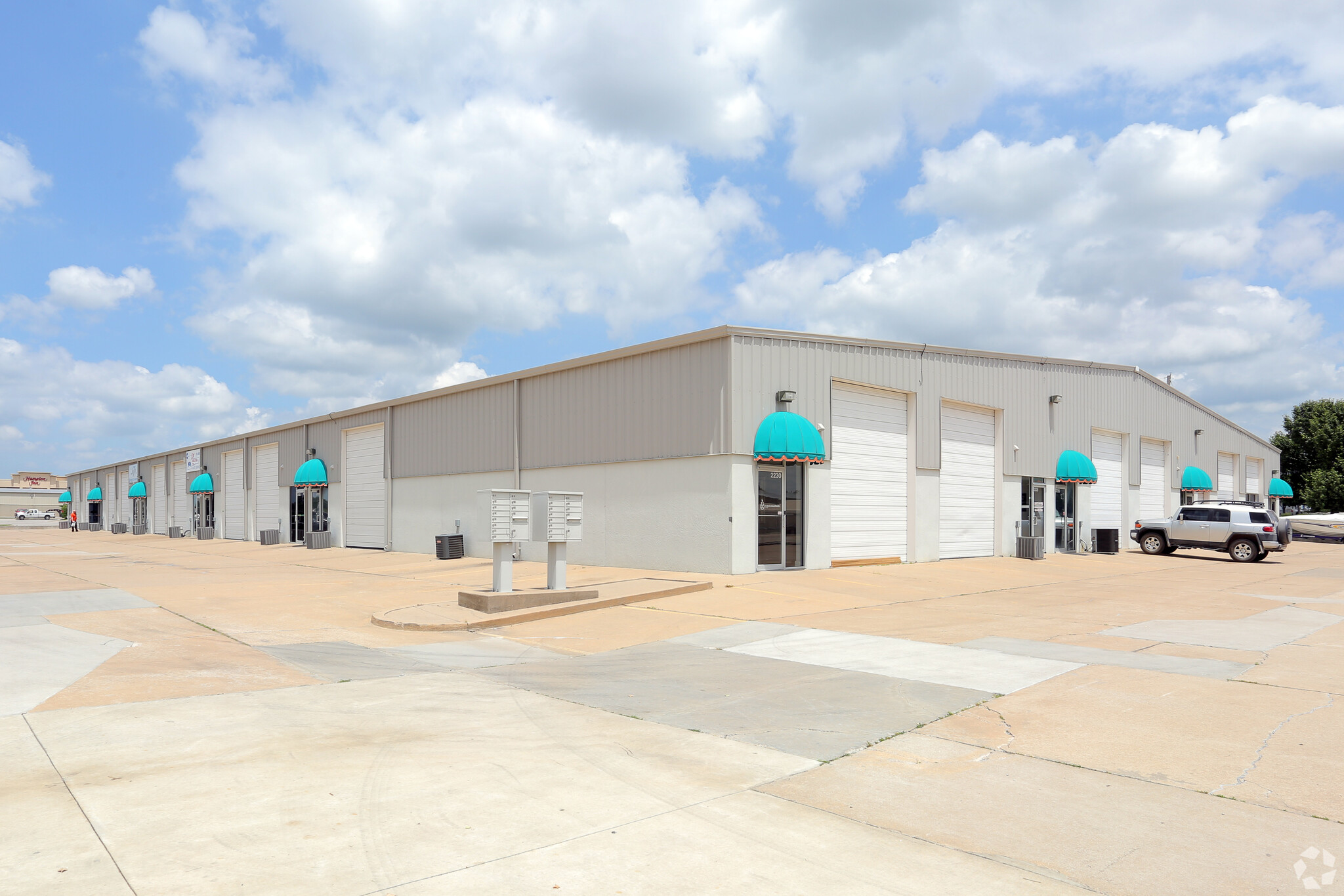 2101-2230 N Beech Ave, Broken Arrow, OK for lease Building Photo- Image 1 of 8