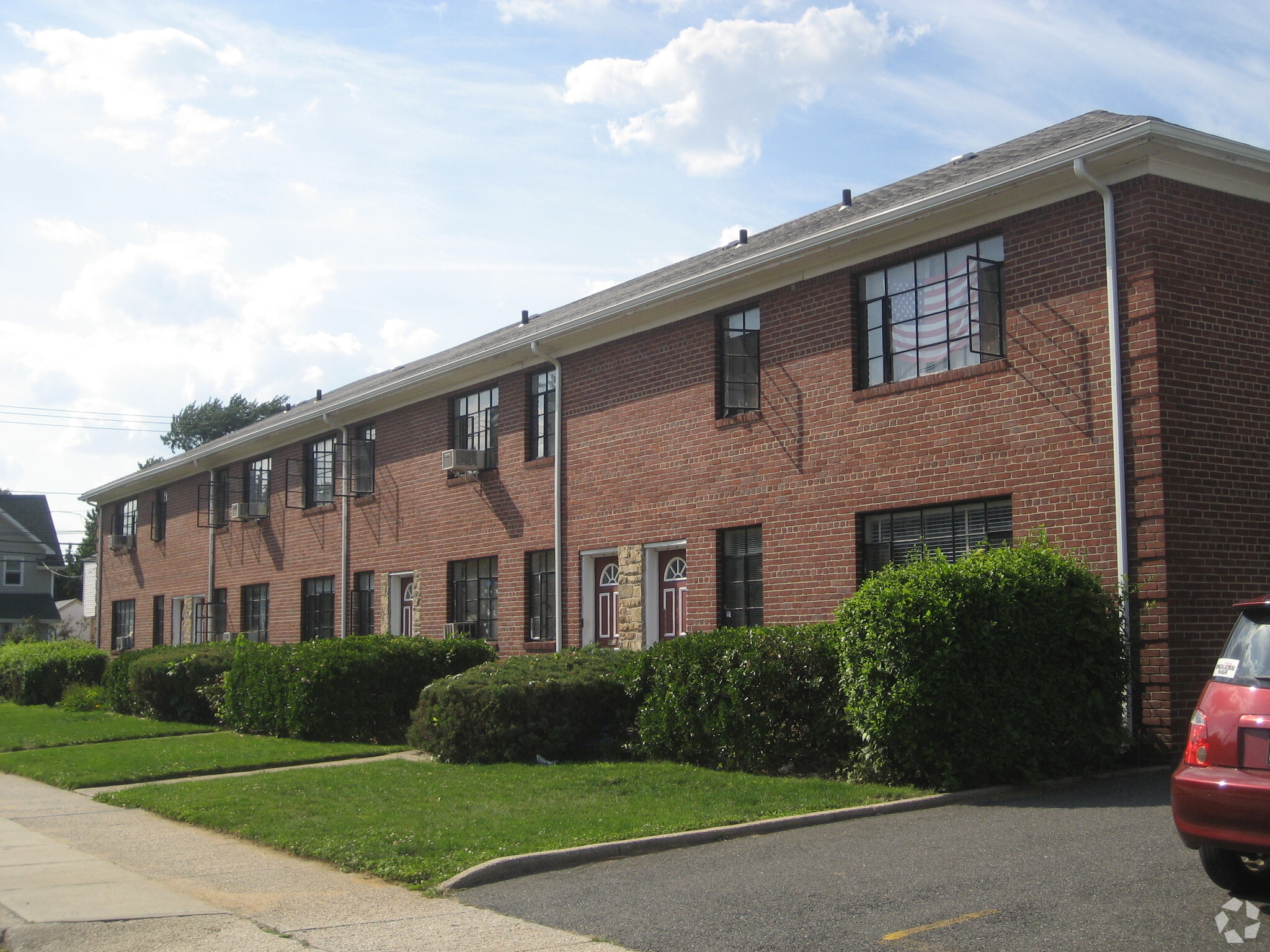 63 W Valley Stream Blvd, Valley Stream, NY for sale Primary Photo- Image 1 of 1