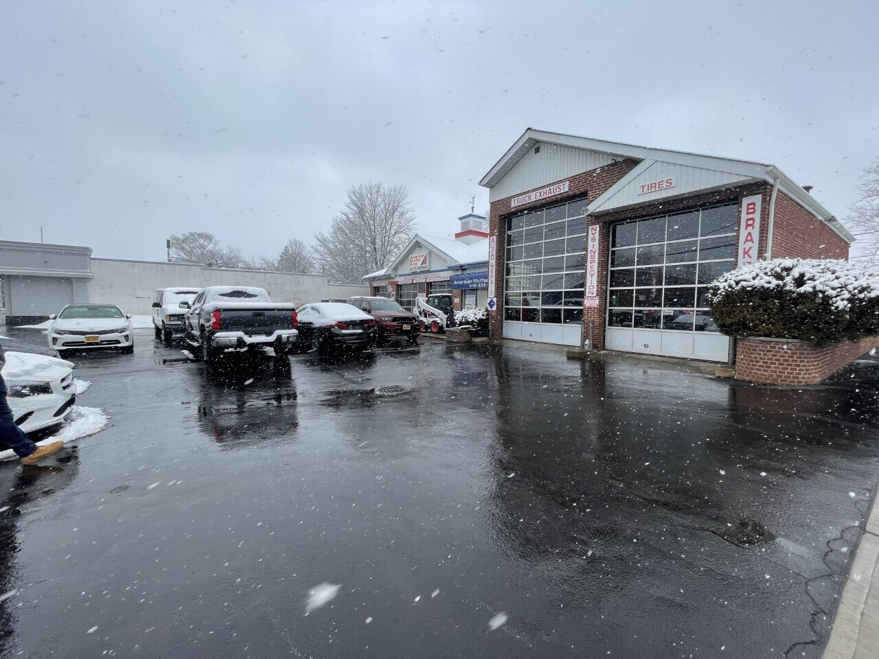 815 Old Country Rd, Westbury, NY for sale Primary Photo- Image 1 of 1