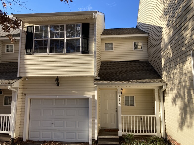 4 Resident Properties for Sale portfolio of 4 properties for sale on LoopNet.com - Building Photo - Image 1 of 9