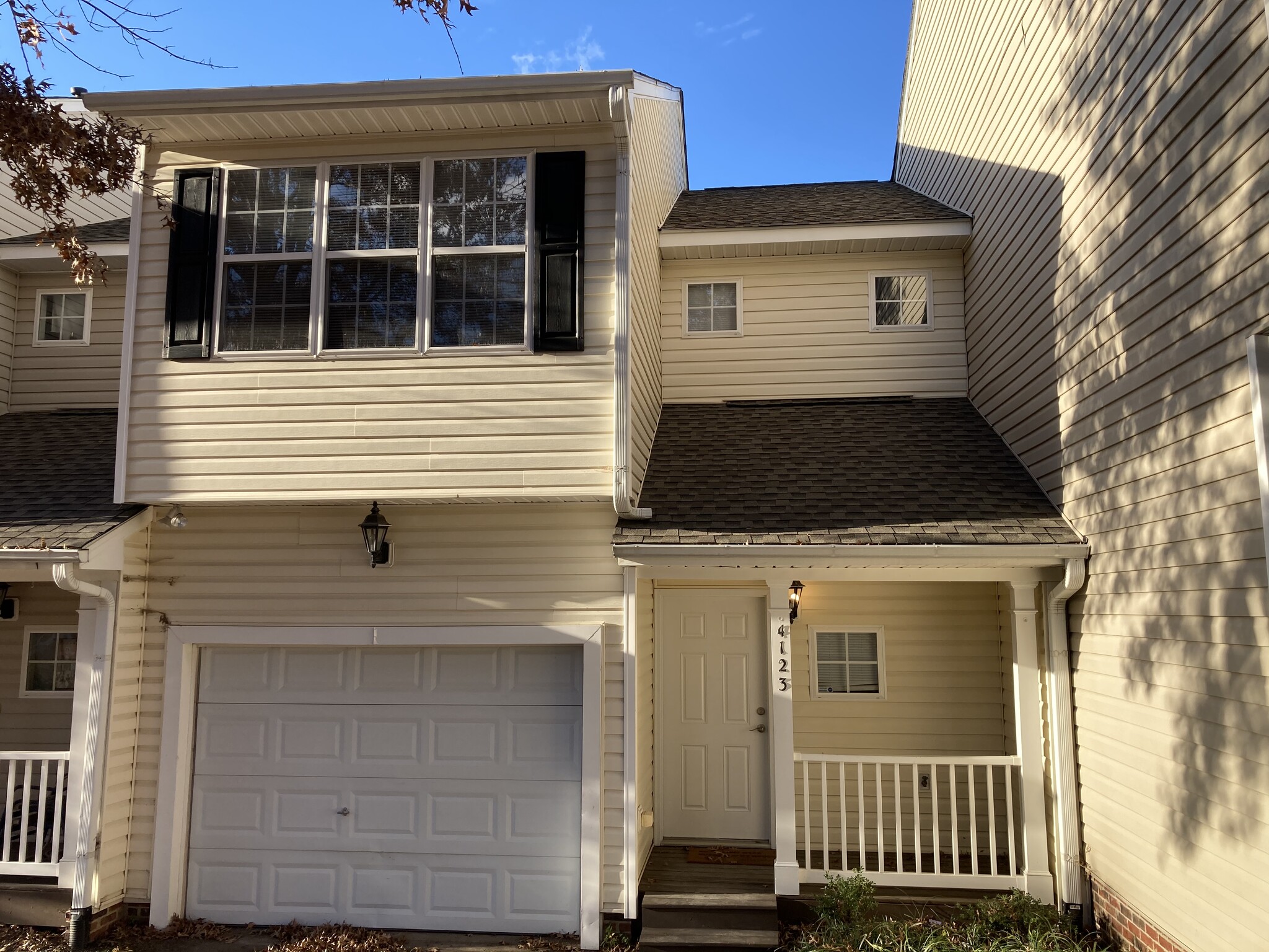 4 Resident Properties for Sale portfolio of 4 properties for sale on LoopNet.com Building Photo- Image 1 of 10