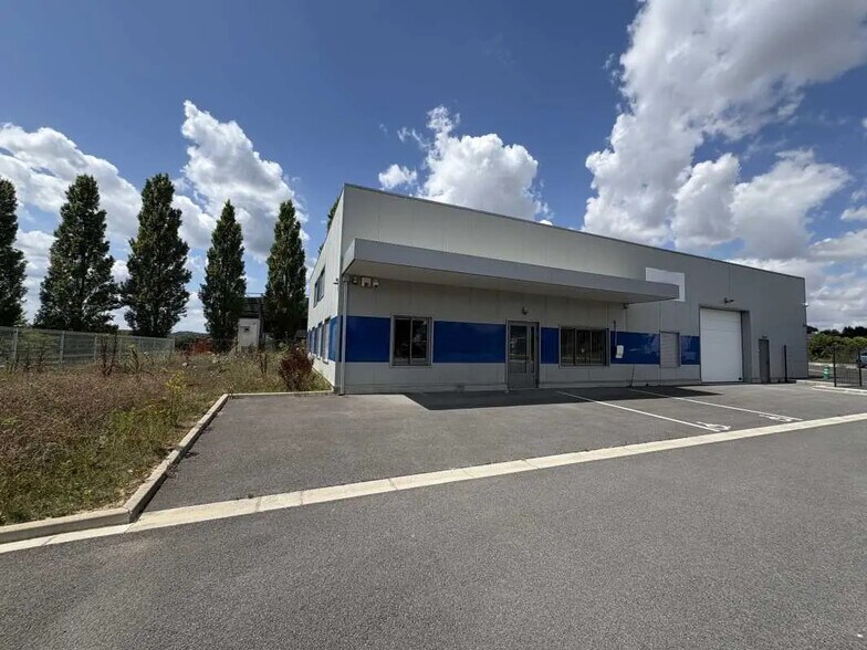 Office in Breuil-le-Sec for lease - Building Photo - Image 2 of 8