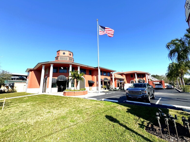 300-310 Monroe St, Dunedin, FL for lease - Building Photo - Image 1 of 17