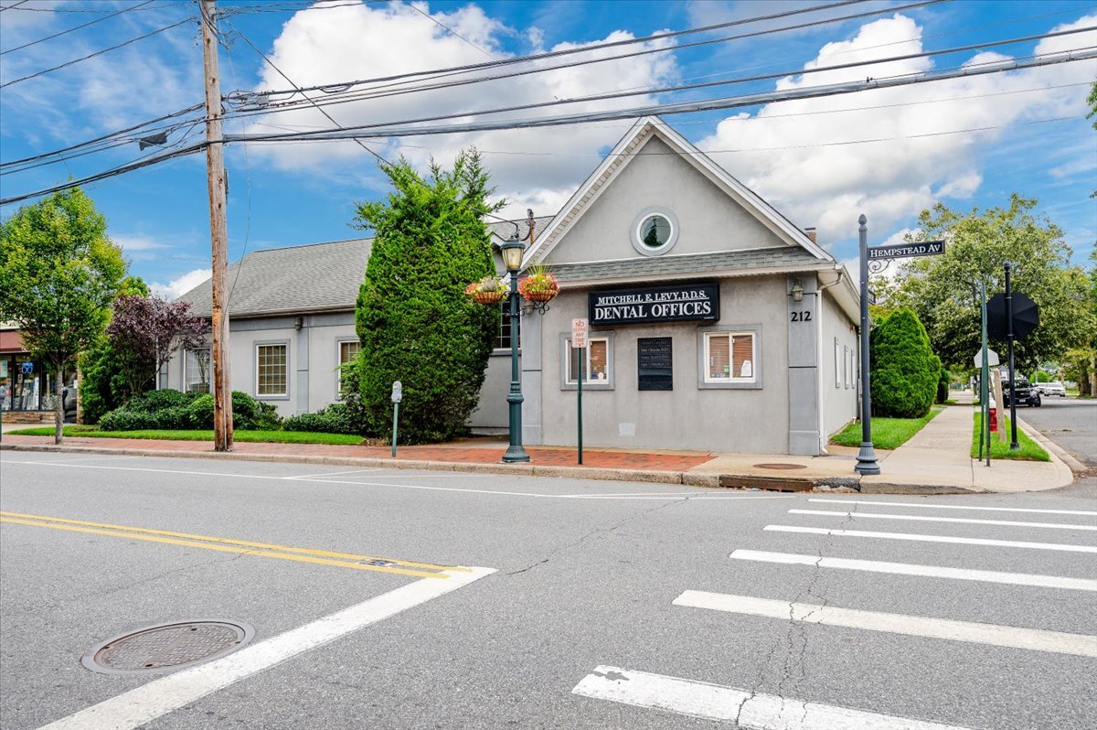 212 Hempstead Ave, Lynbrook, NY for sale Building Photo- Image 1 of 1