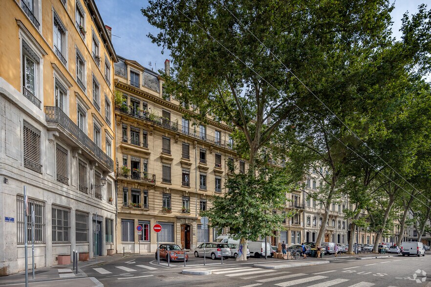Multifamily in Lyon for sale - Building Photo - Image 2 of 2