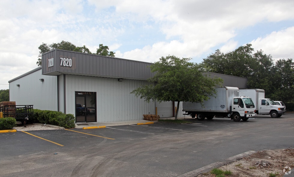 7818 Causeway Blvd, Tampa, FL for lease - Primary Photo - Image 3 of 6