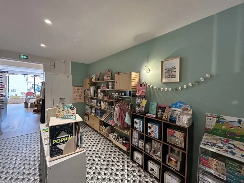 Retail in VILLENEUVE-D'ASCQ for lease - Interior Photo - Image 3 of 5