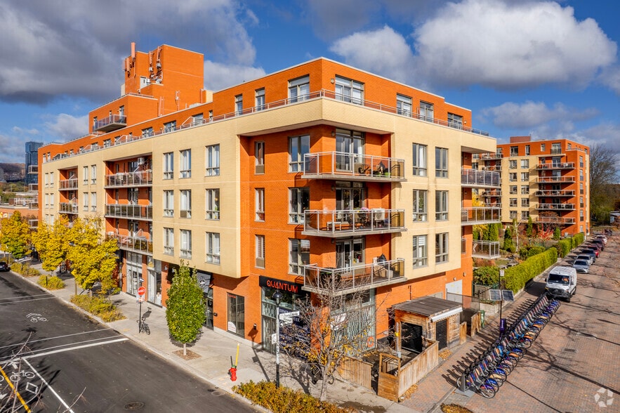 115-145 Av Atwater, Montréal, QC for lease - Building Photo - Image 2 of 4