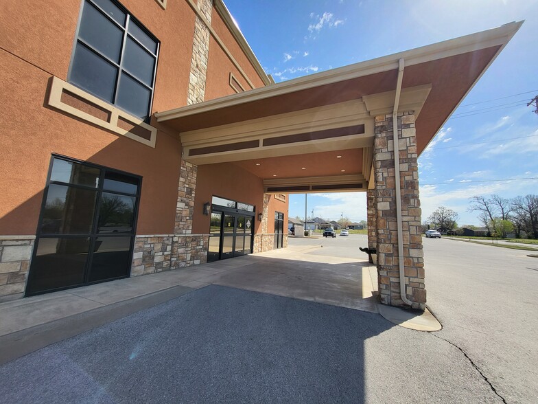 2613 Main St, Joplin, MO for sale - Building Photo - Image 2 of 21