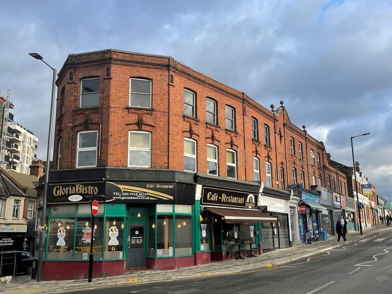 1-9 The Bridge, Harrow for lease - Building Photo - Image 2 of 6