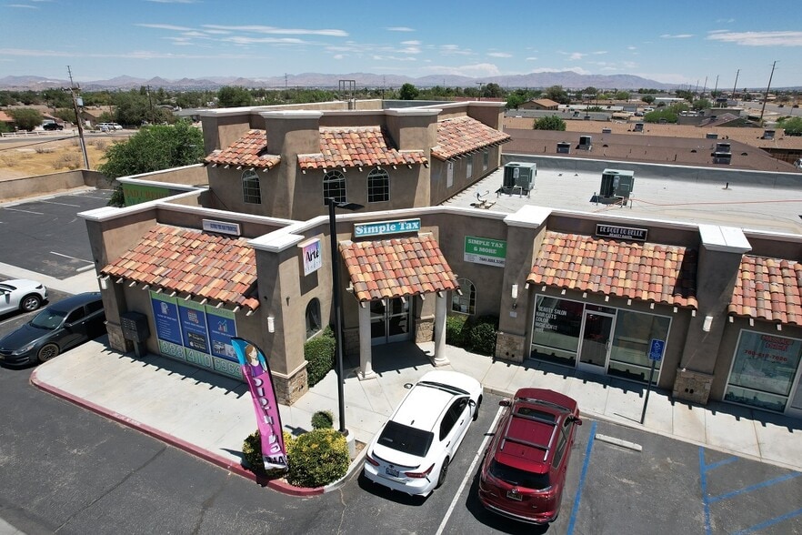 15370 Bear Valley Rd, Victorville, CA for lease - Building Photo - Image 2 of 4