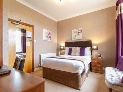 Stone Pl, Chester for sale Interior Photo- Image 1 of 1