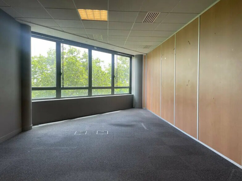 Office in Le Havre for lease - Interior Photo - Image 3 of 8
