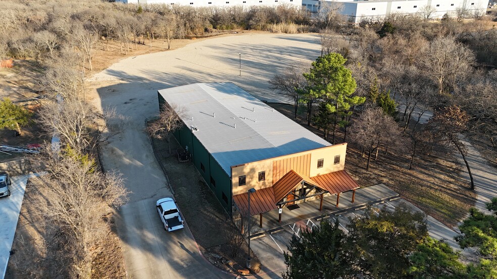 3009 Sandy Ln, Fort Worth, TX for lease - Building Photo - Image 2 of 14