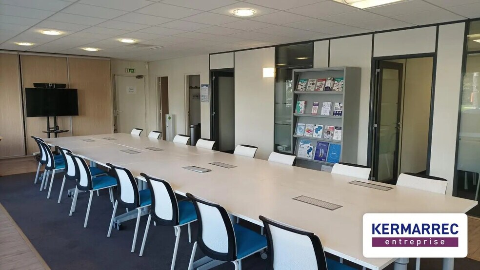 Office in Nantes for lease - Building Photo - Image 3 of 11