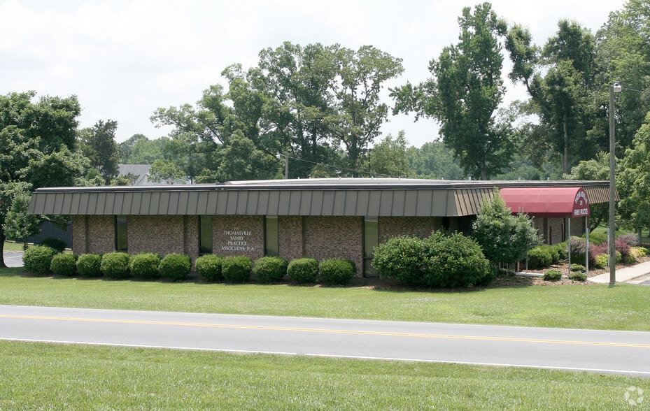 201 W Holly Hill Rd, Thomasville, NC for lease - Primary Photo - Image 1 of 2