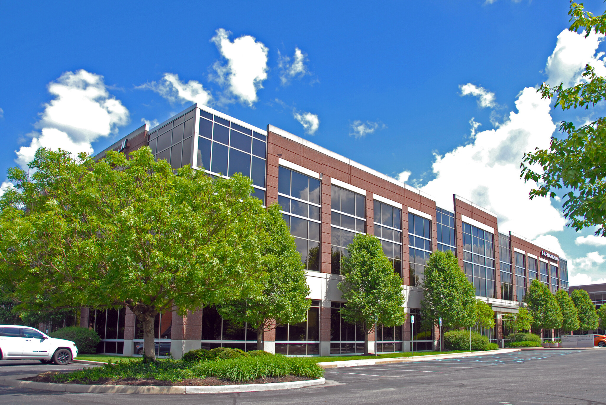 8365 Keystone Crossing, Indianapolis, IN for lease Building Photo- Image 1 of 5