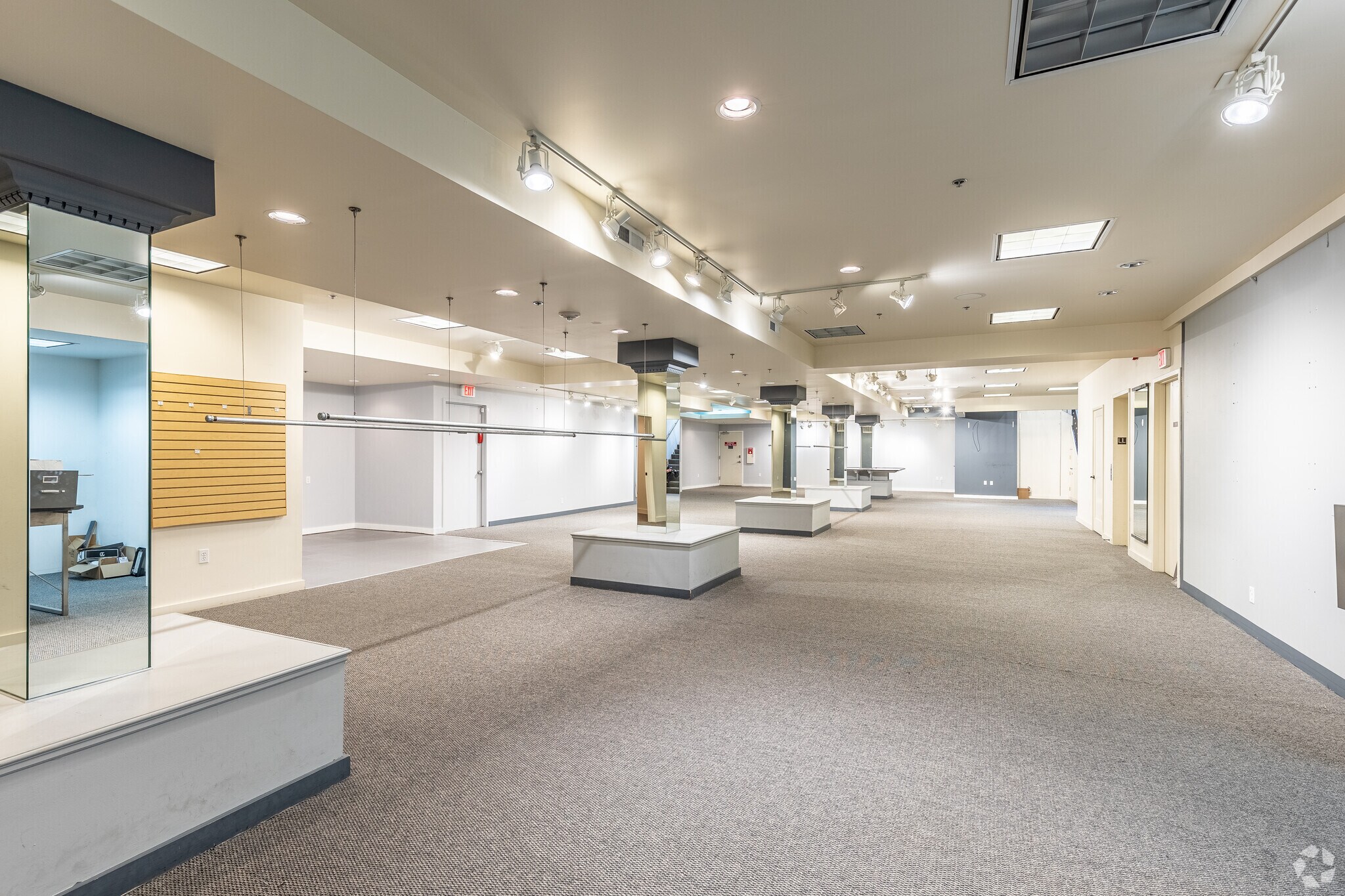 611615 SW Broadway, Portland, OR 97205 Charles Berg Building