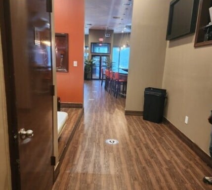 23006 S Conduit Ave, Rosedale, NY for sale - Interior Photo - Image 2 of 10