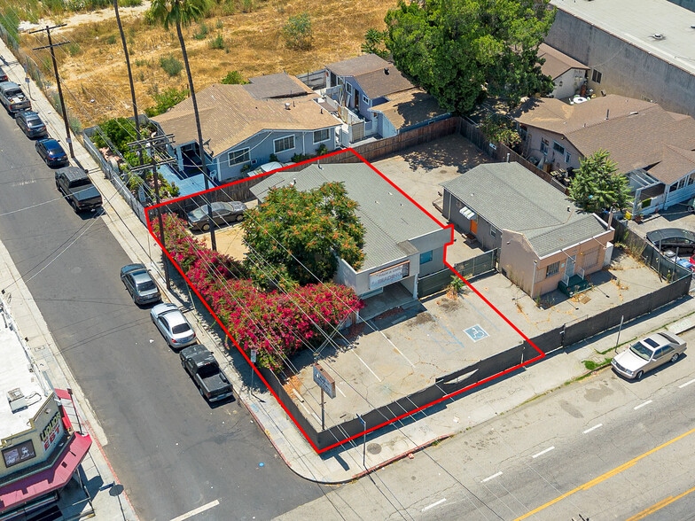 11304 Burbank Blvd, North Hollywood, CA for lease - Building Photo - Image 2 of 6