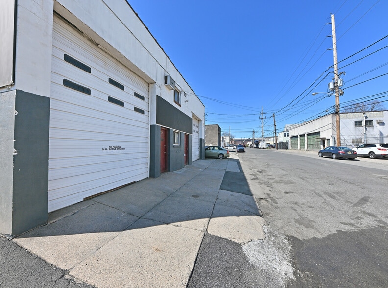 72 Illinois Ave, Paterson, NJ for sale - Building Photo - Image 3 of 15