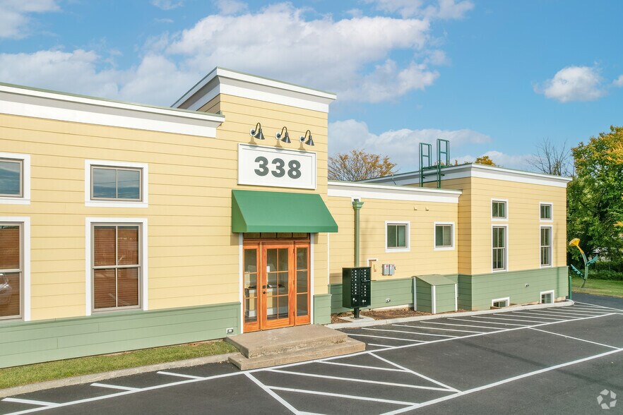 338 E Market St, Leesburg, VA for lease - Building Photo - Image 2 of 3