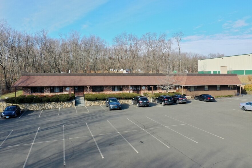 649 Amity Rd, Bethany, CT for lease - Primary Photo - Image 1 of 7