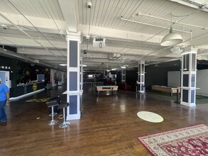 1000 Broadway Blvd, Kansas City, MO for lease Building Photo- Image 2 of 4