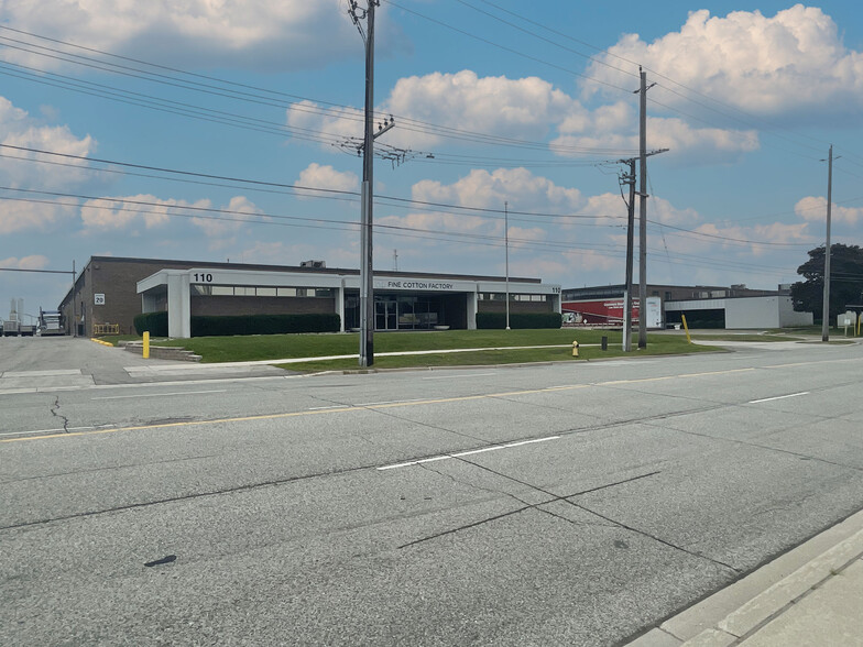 110 Belfield Rd, Toronto, ON for lease - Building Photo - Image 1 of 5