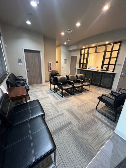 1621 S Midtown Pl, Oklahoma City, OK for sale - Interior Photo - Image 3 of 27