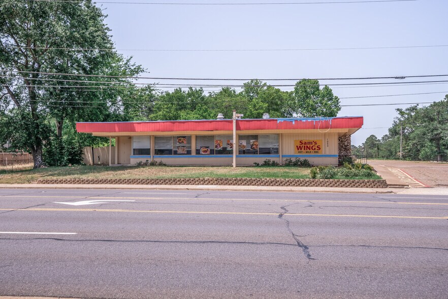 1023 E Marshall Ave, Longview, TX 75601