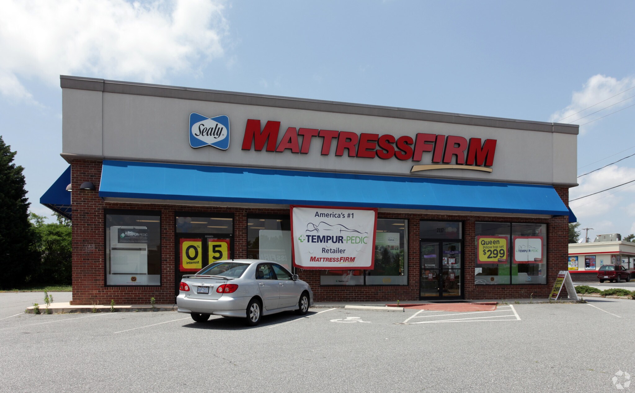 2117 N Main St, High Point, NC for sale Primary Photo- Image 1 of 1