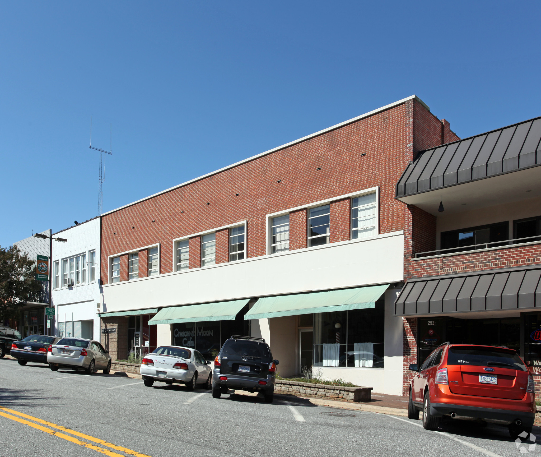 256-260 NW 1st Ave, Hickory, NC 28601 | LoopNet