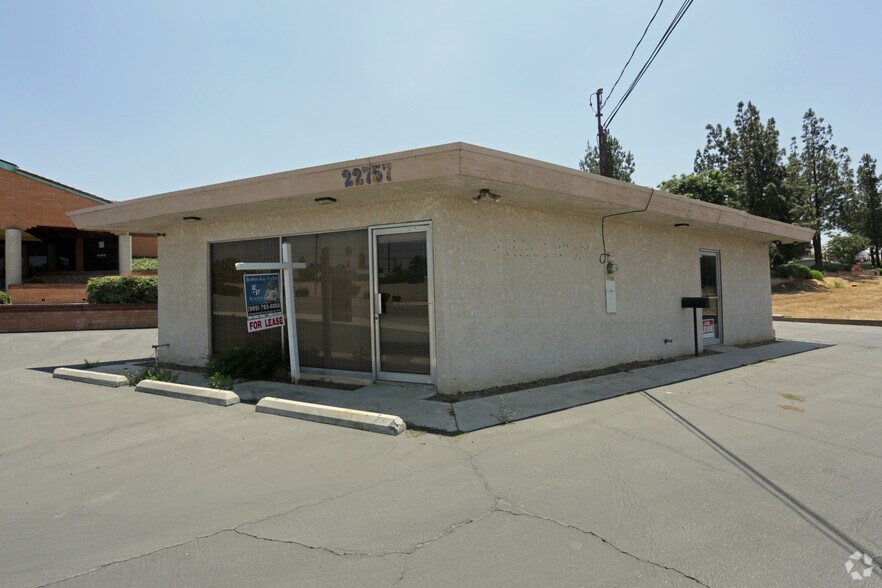 2275722759 Barton Rd, Grand Terrace, CA 92313