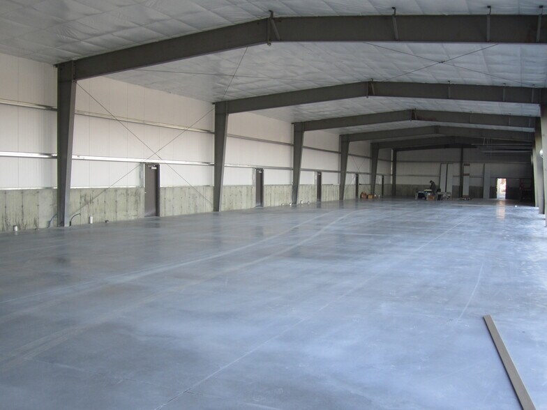 579 Weeden St, Pawtucket, RI for sale - Building Photo - Image 2 of 8