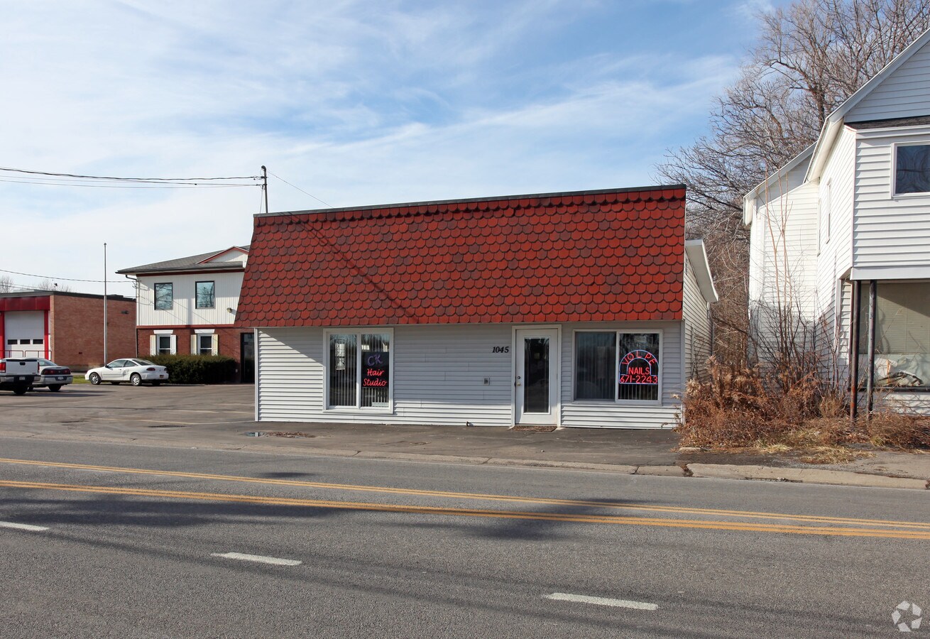 1045 Gravel Rd, ster, NY 14580