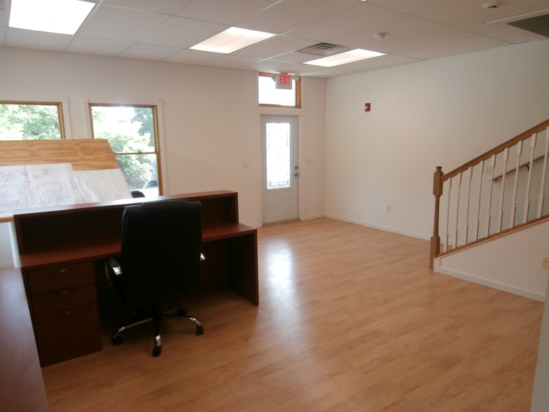 1044 S Route 73, Berlin, NJ for lease - Interior Photo - Image 3 of 10