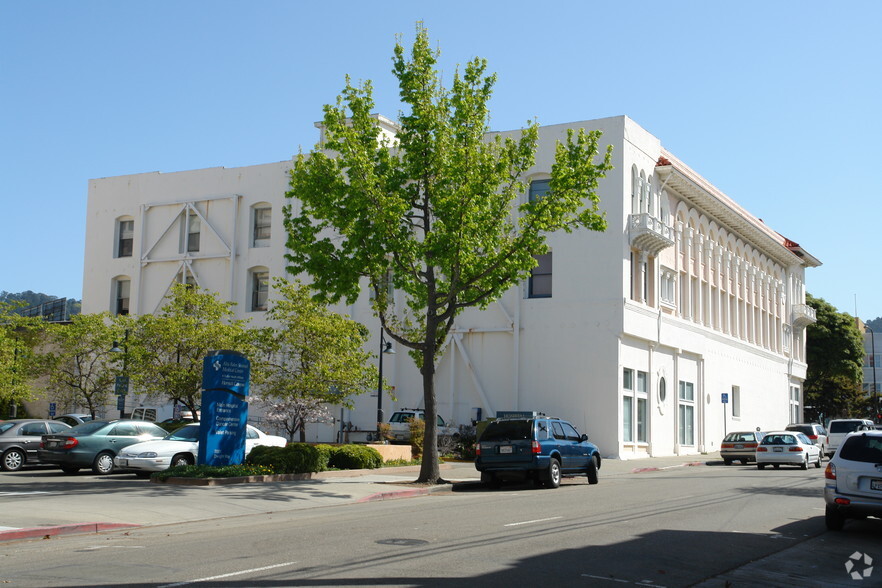 2484 Shattuck Ave, Berkeley, CA for lease - Building Photo - Image 2 of 2