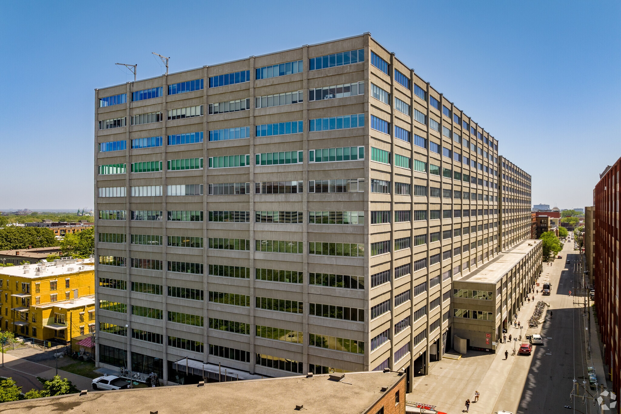 5455 Av de Gaspé, Montréal, QC for lease Primary Photo- Image 1 of 7