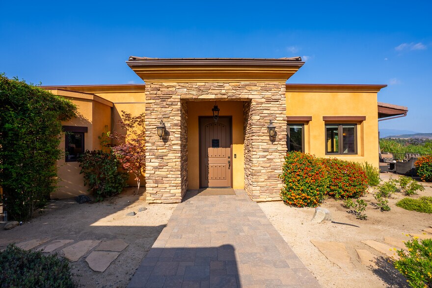 10845 Meads, Orange, CA for sale - Primary Photo - Image 1 of 34