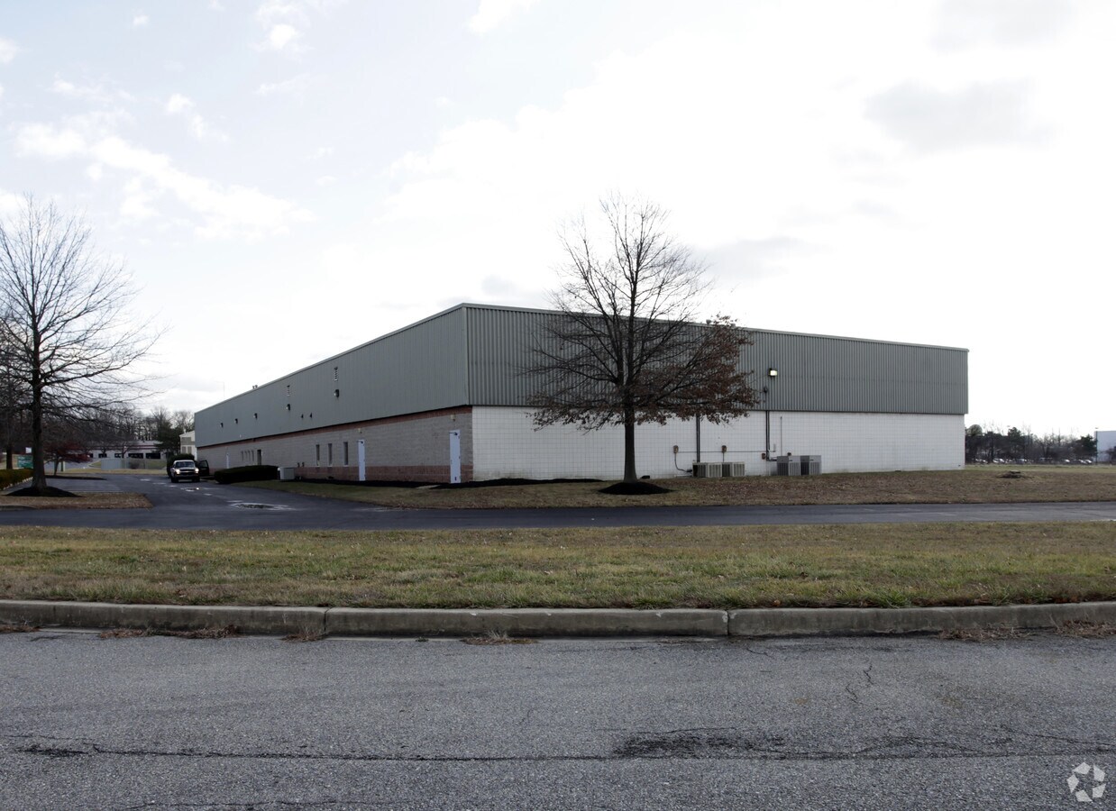 19 Blevins Dr, New Castle, DE 19720