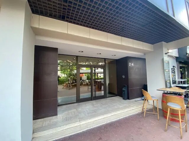 Office in Saint-Gratien for lease - Building Photo - Image 1 of 6