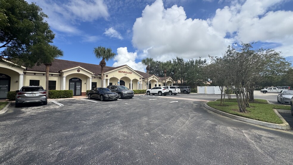 1401 SE Goldtree Dr, Port Saint Lucie, FL for lease - Building Photo - Image 1 of 8