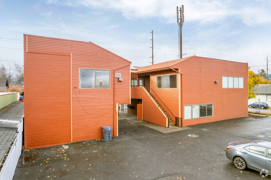 7025 N Lombard St, Portland, OR for lease - Building Photo - Image 3 of 22