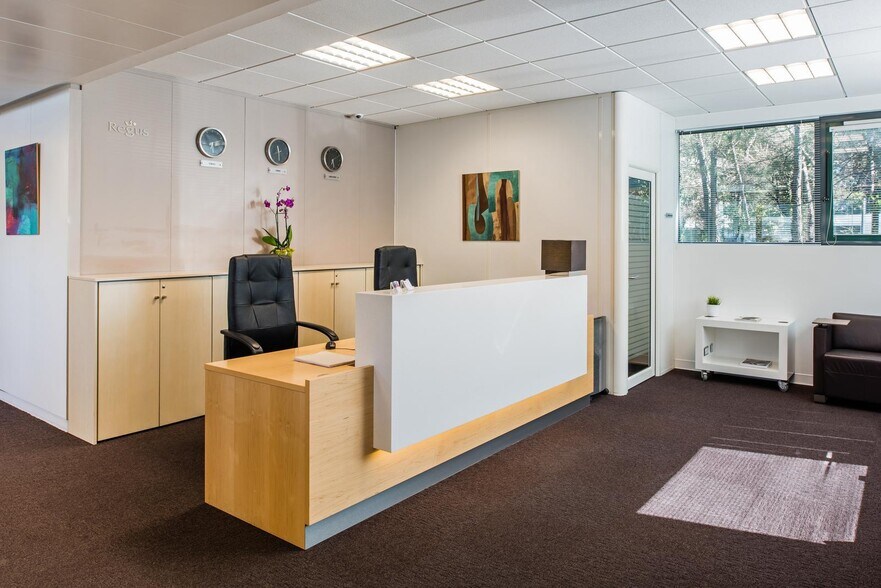Office in Mougins for lease - Lobby - Image 3 of 50