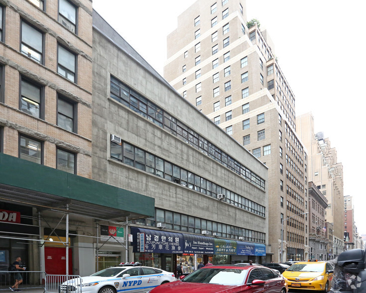 124 W 30th St, New York, NY for lease - Building Photo - Image 2 of 6