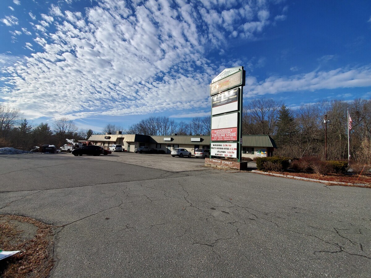 71 Bridge St, Pelham, NH 03076